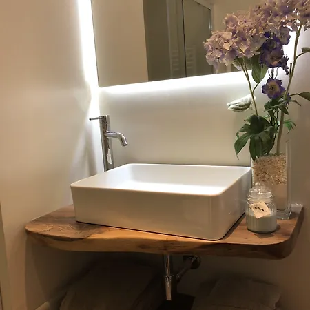 Edera E Camelie Oda ve Kahvaltı Pompei