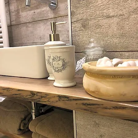فندق مبيت وإفطار Edera E Camelie بومبيي