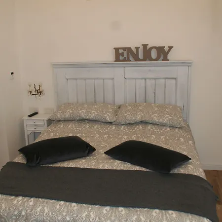 Edera E Camelie Nocleg ze śniadaniem 3*