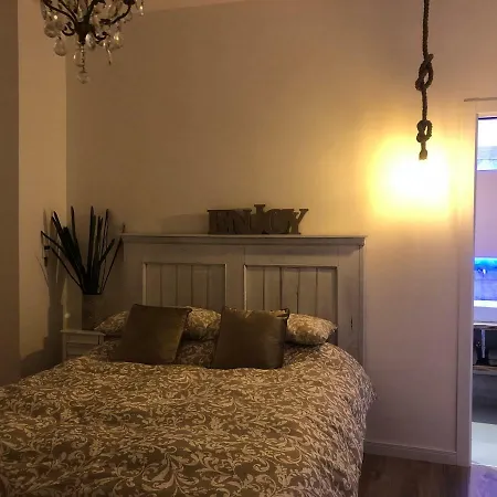 לינה וארוחת בוקר Edera E Camelie פומפיי